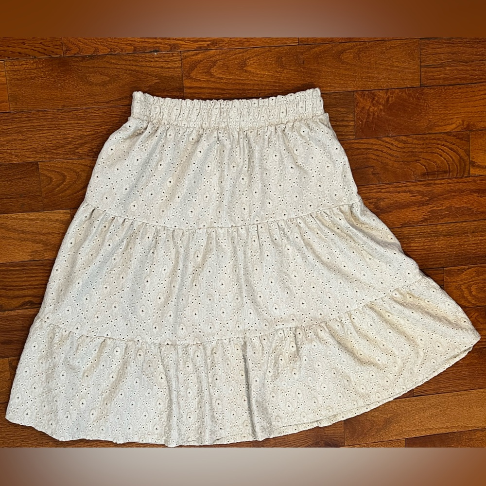 Zoya Beige Eyelet Ruffle Skirt Elastic Waist Fully Lined Women’s 4 Preowned - Picture 7 of 7